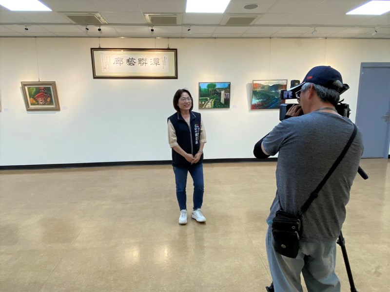 1141013潭聯藝廊-〈石雨集〉2025油畫聯展-群健電視臺採訪2